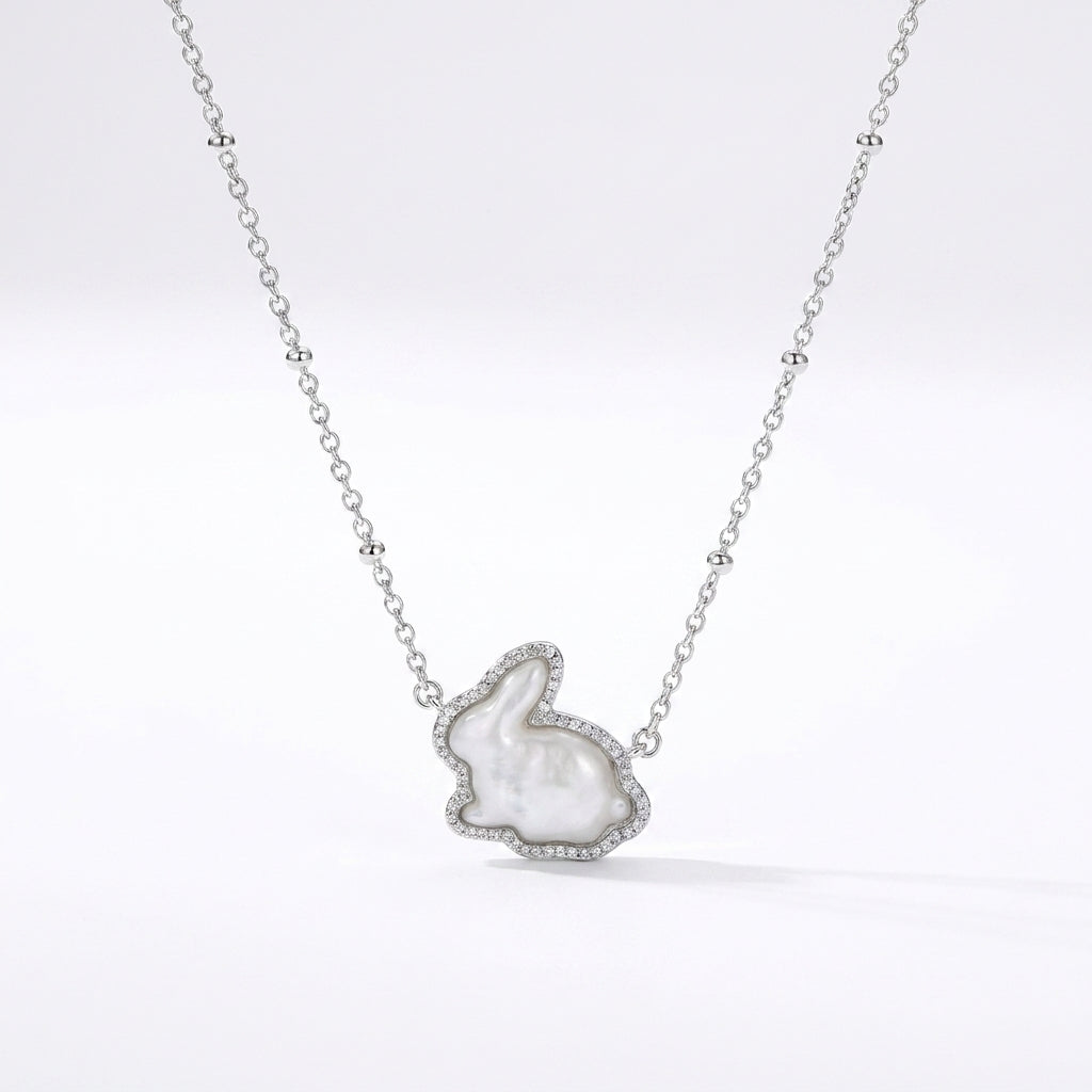 Kendra Scott Rabbit short pendant necklace in silver rhodium with a white mother of pearl inlay.
