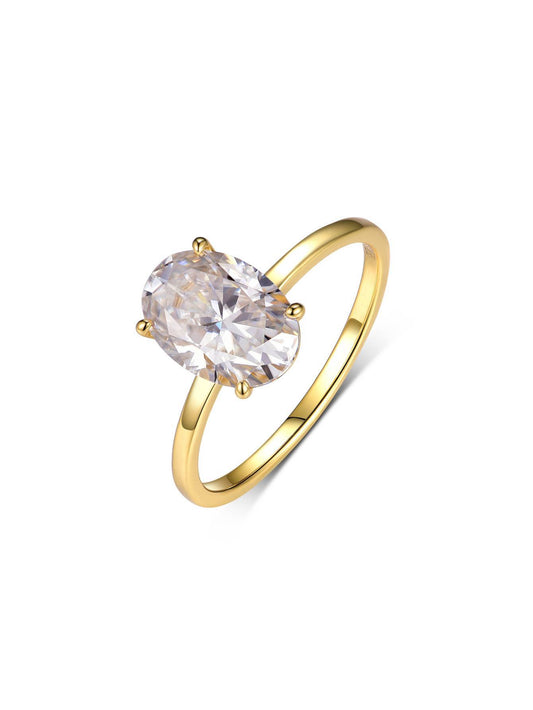 Yellow gold 2.5CT oval solitaire on neutral background. Alt: “2.5CT Oval Moissanite Solitaire – 18K Yellow Gold.”