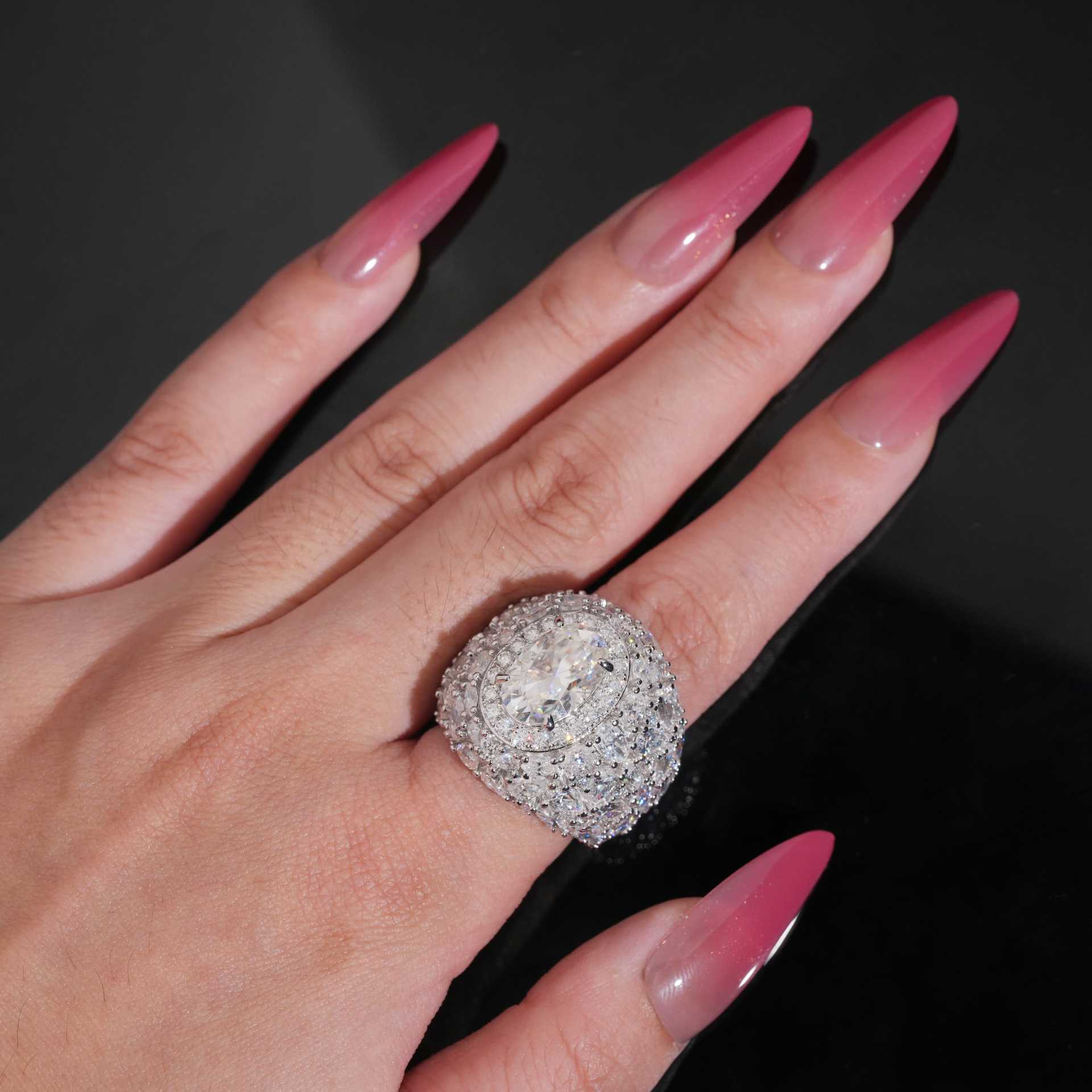 Male model wearing the ring on finger.