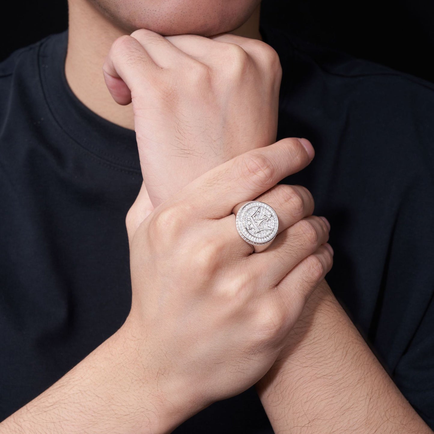 Male model wearing the ring on finger.