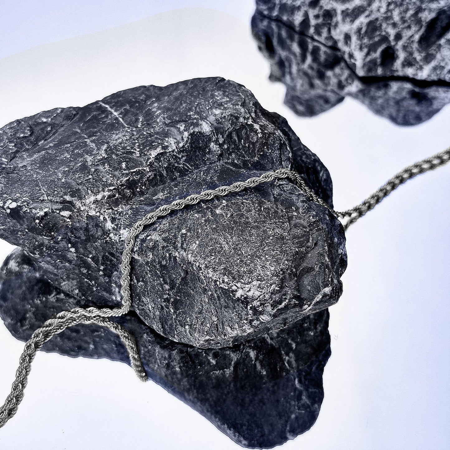 “Close-up of twisted rope chain design in solid 925 sterling silver”