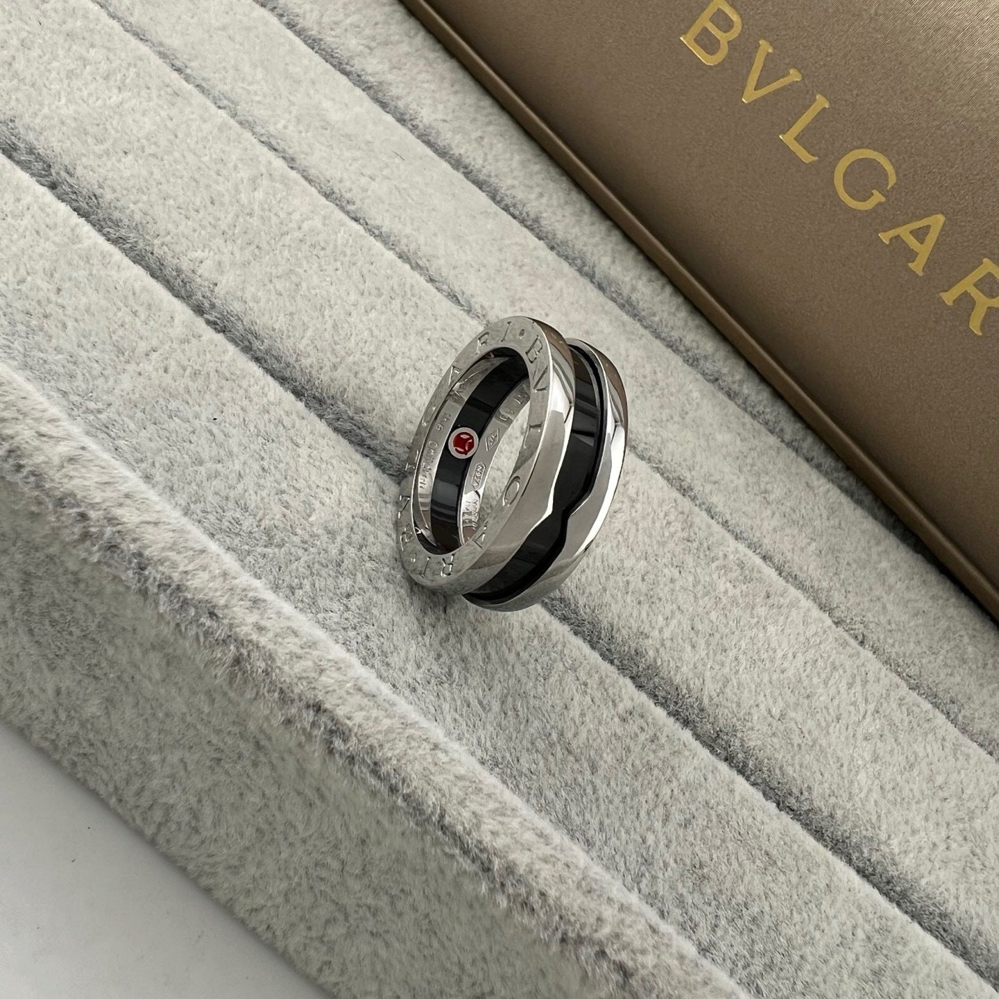  BVLGARI B.zero1 one-band ring with black ceramic spiral