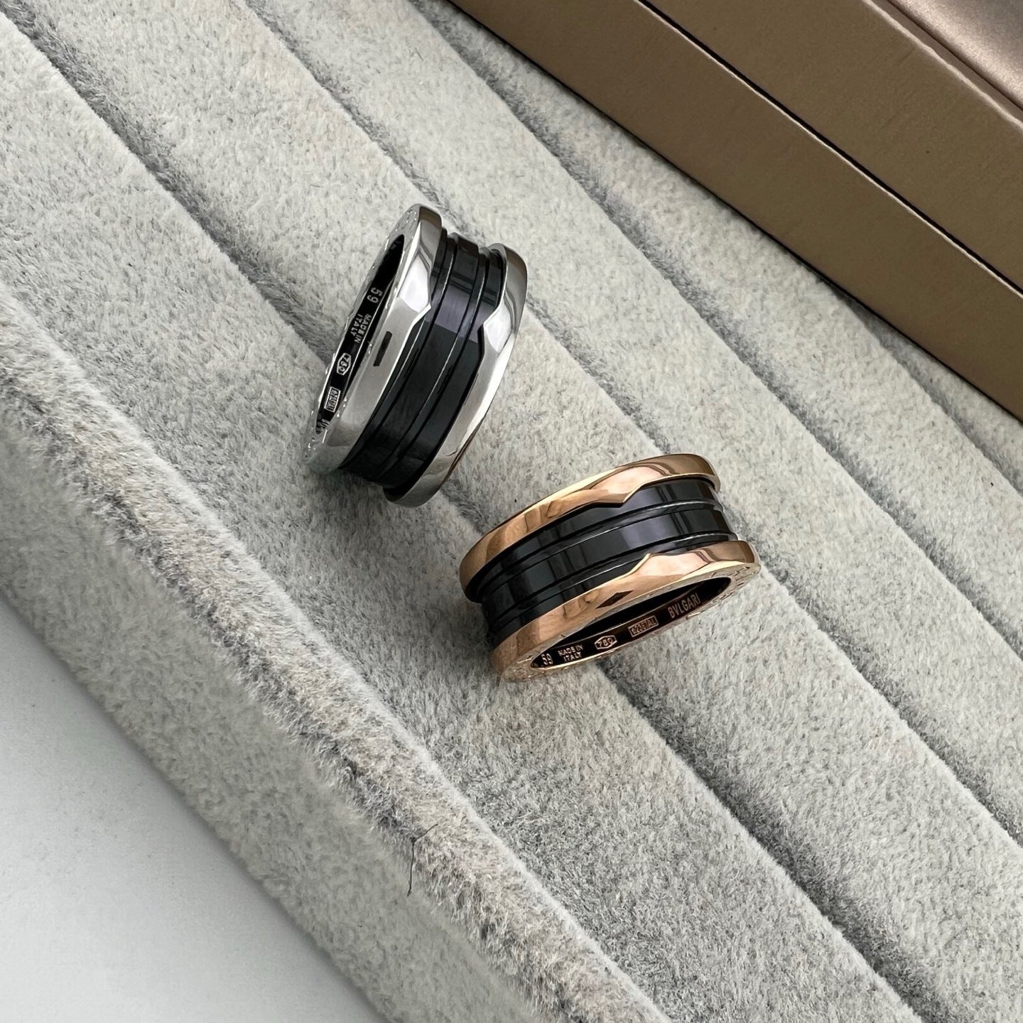 BVLGARI B.zero1 two-band ring with black ceramic spiral