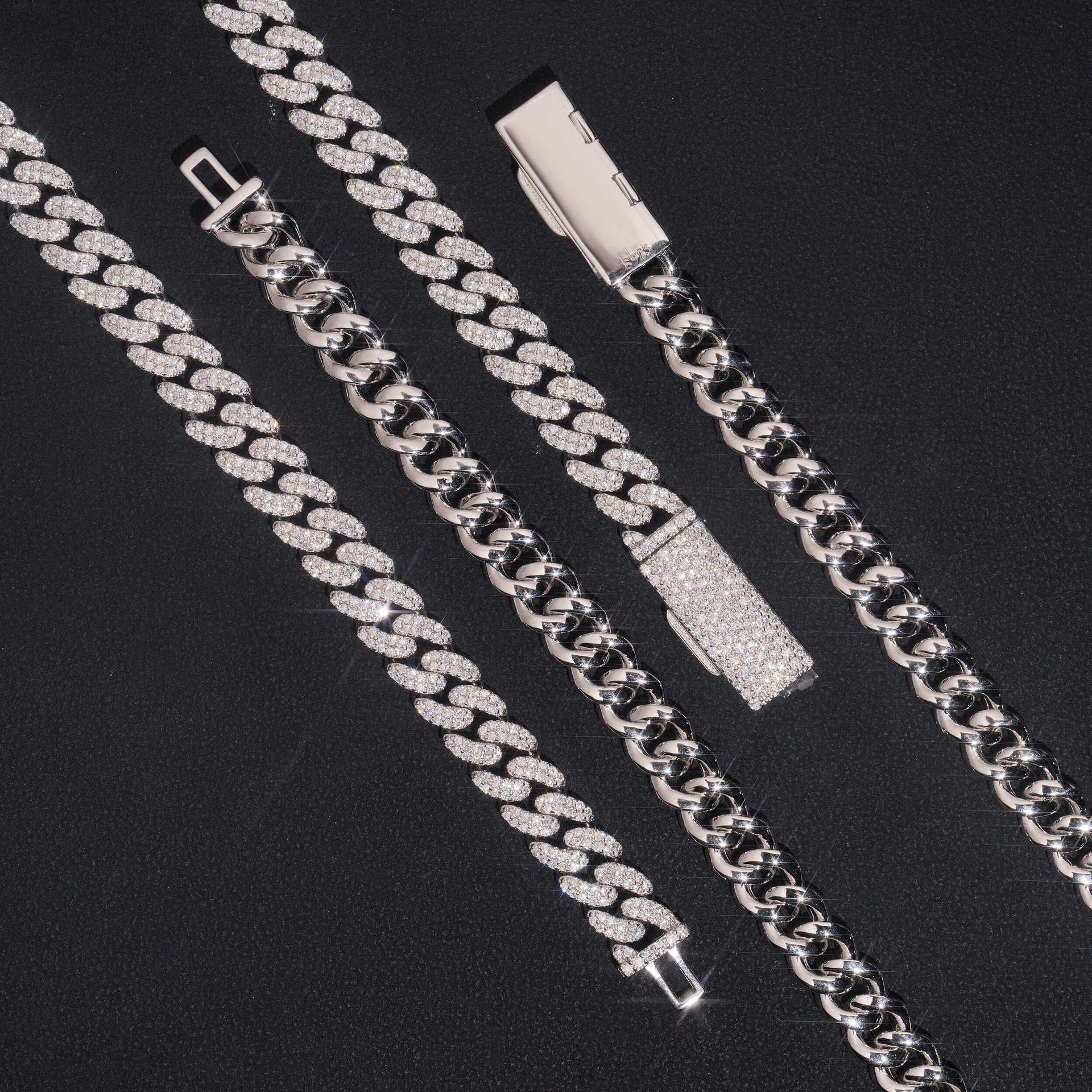  Close-up showing how the two rows are connected side by side, creating a wider, more substantial chain.


