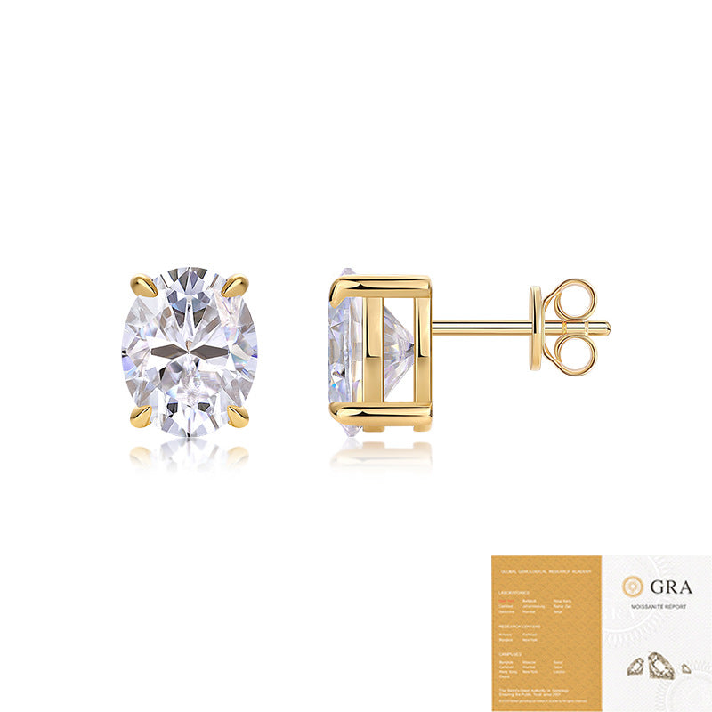 Macro shot of oval moissanite in four-prong setting, highlighting fire and brilliance. Alt: “Oval Moissanite Detail – Four-Prong Setting.”