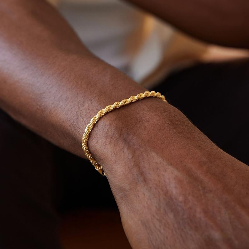 “Men’s minimalist rope chain bracelet styled for everyday fashion”