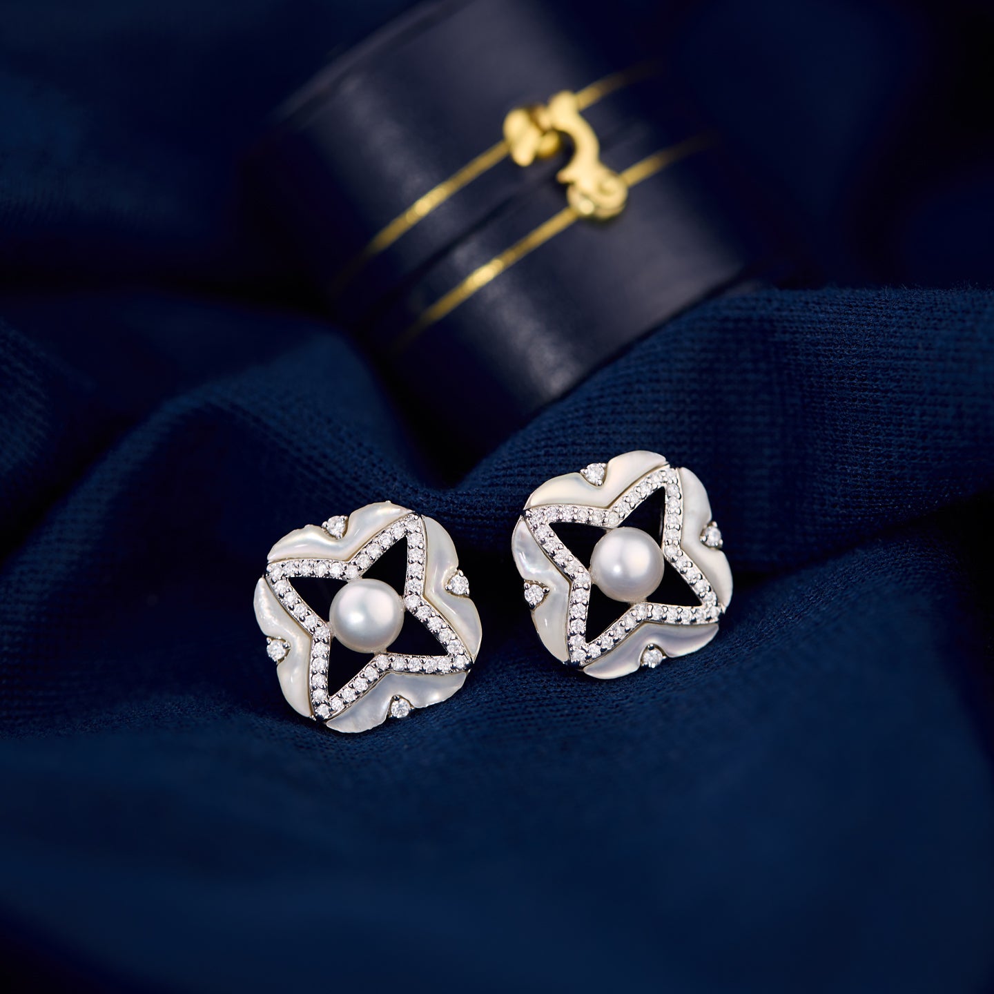 “925 sterling silver mother of pearl earrings for women”