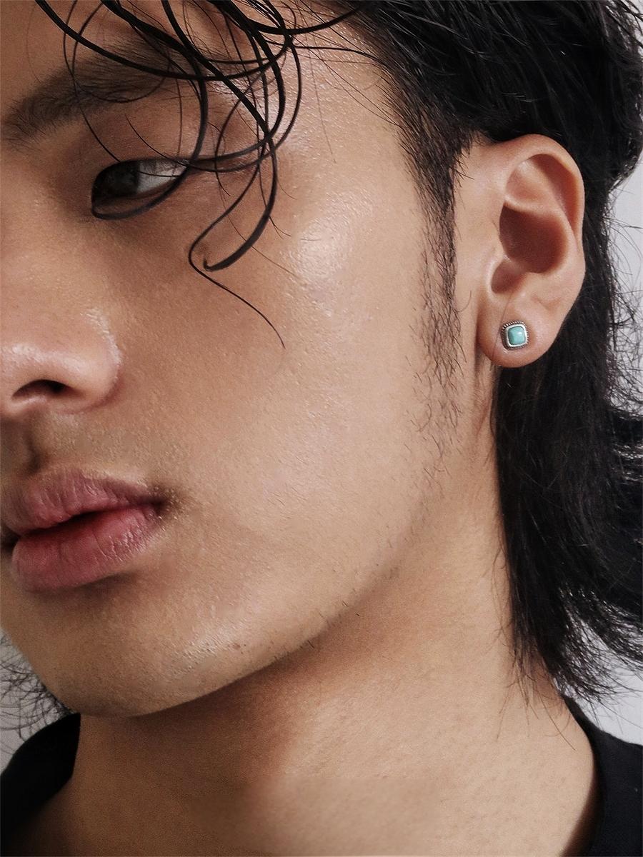 “Unisex turquoise stud earrings styled on model – everyday ethnic look”