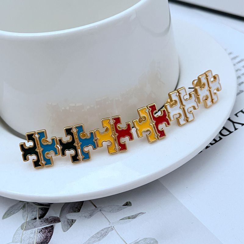  woman with a calm, elegant demeanor, perhaps wearing linen or soft fabrics. The studs add a subtle, sophisticated touch that reflects a love for natural beauty.