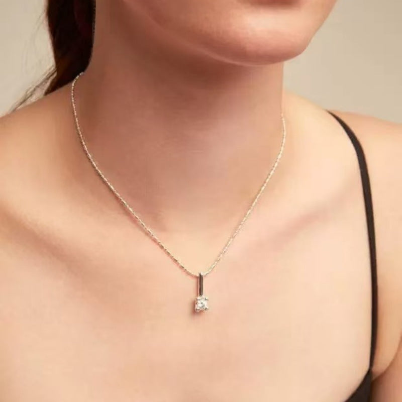  Necklace on neutral background. Alt: “UNOde50 Crystal Necklace – Silver Crystal Pendant.”
