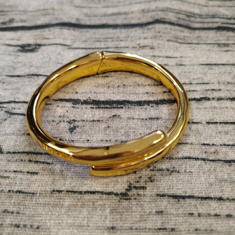 Uno de 50 Tubular shaped bangle bracelet