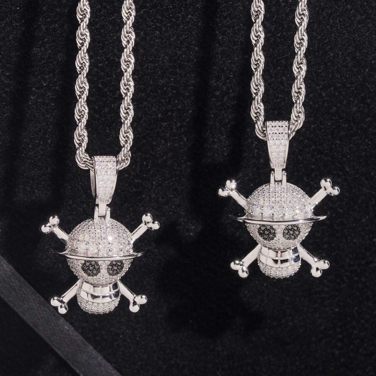 S925 silver iced out moissanite straw hat pirate skull pendants in two styles hanging on rope chains