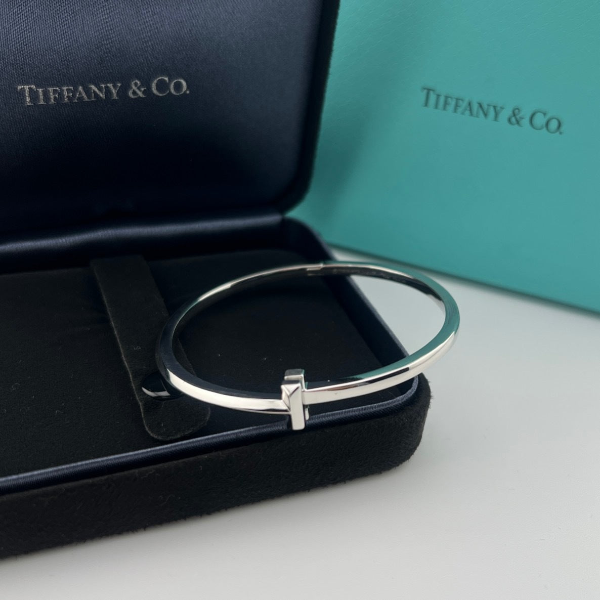 Tiffany T:T1 Narrow Hinged Bangle in White Gold
