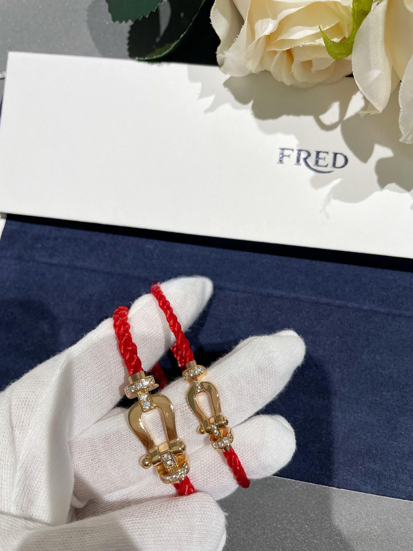 Force 10 bracelet 18k yellow gold and diamonds